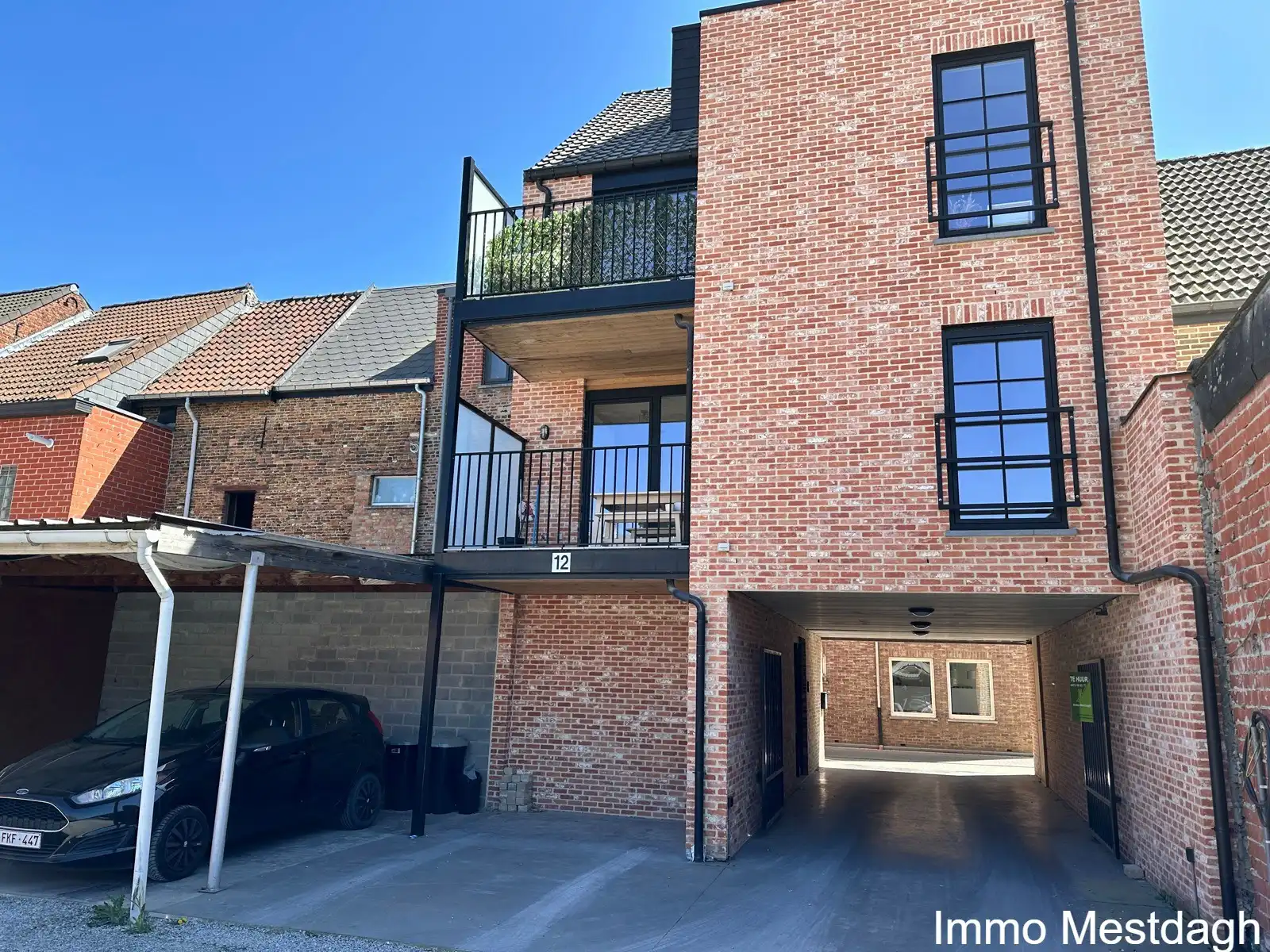 Recent modern appartement centrum Diest, met terras & 5 zonnepanelen foto 3