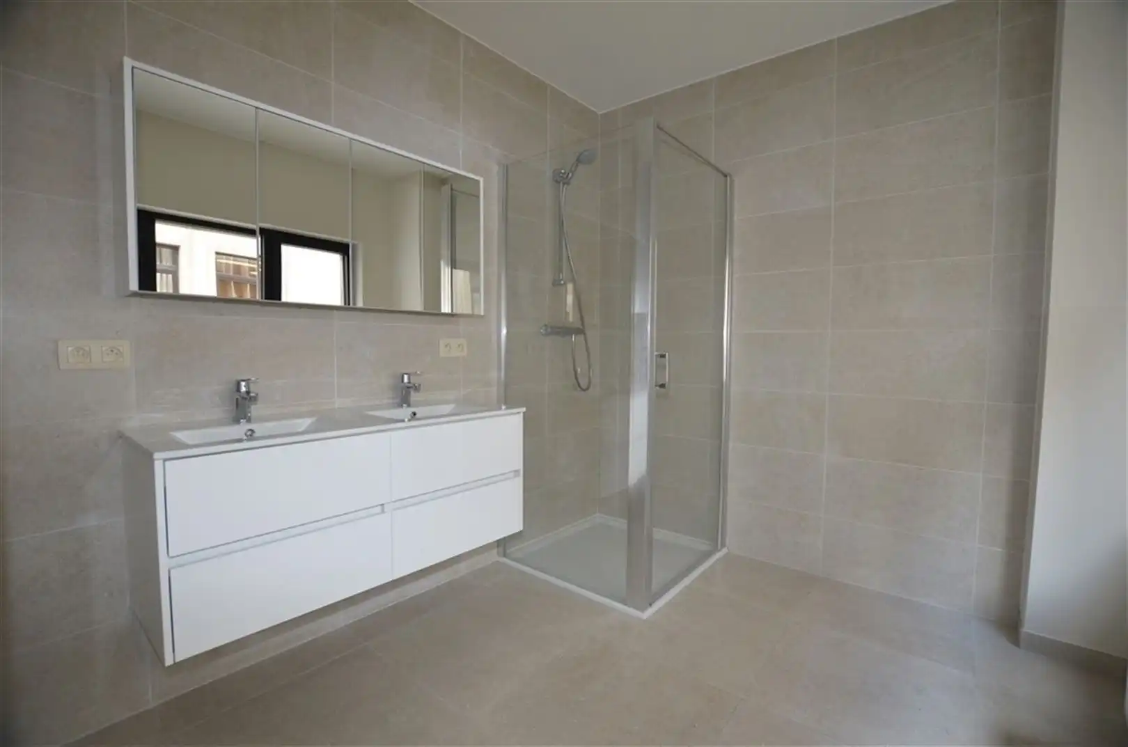 Gerenoveerd appartement in hartje Hasselt foto 5