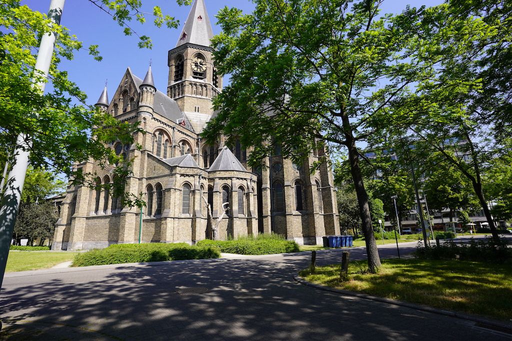 Op te knappen karaktereigendom aan de voet de de St-Janskerk! foto 18