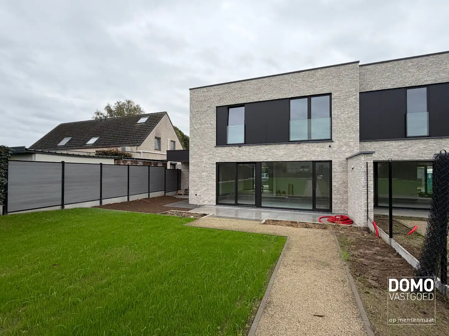 EXCLUSIEVE ENERGIEARME NIEUWBOUWWONINGEN MET 4 SLAAPKAMERS, TUIN & CARPORT IN HARTJE KERMT (HASSELT) foto 11