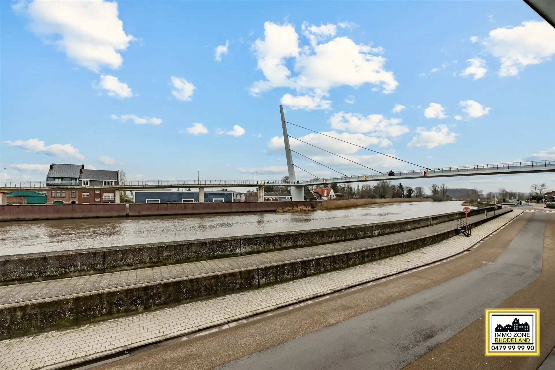 Knappe en uiterst instapklare starterswoning foto 23