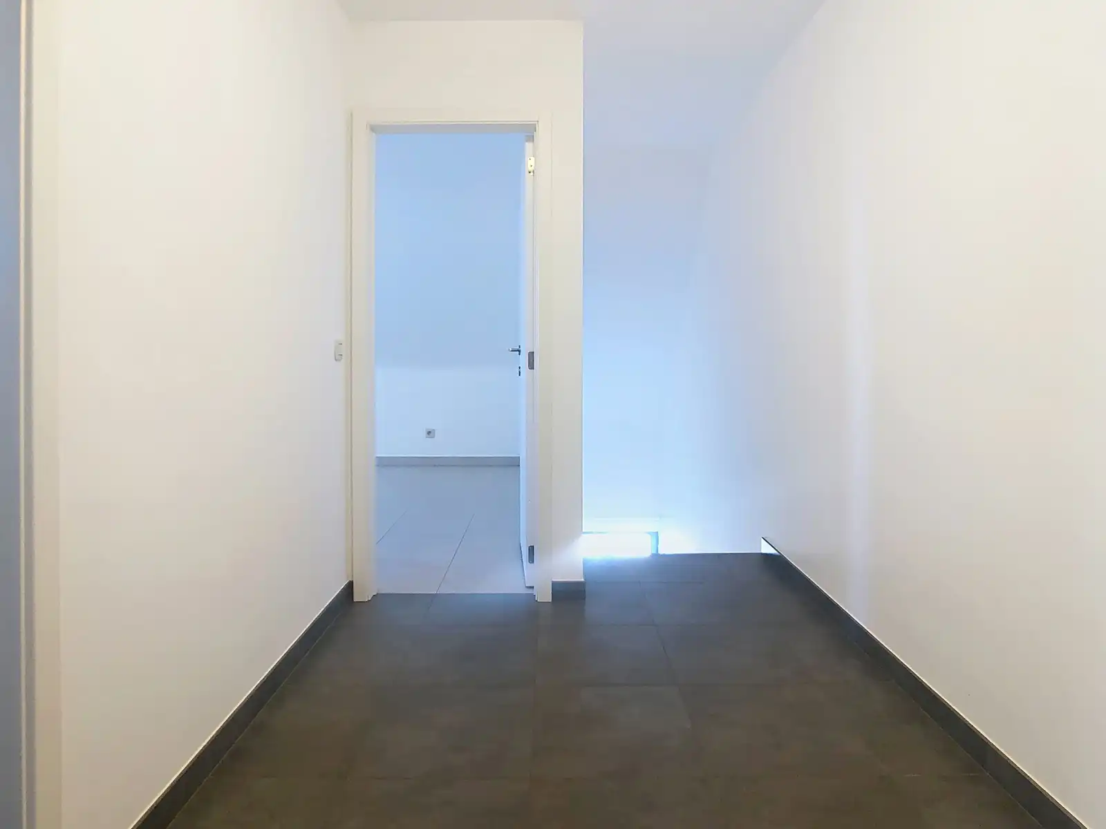 Duplex met 2 ruime slaapkamers, terras en garage foto 14