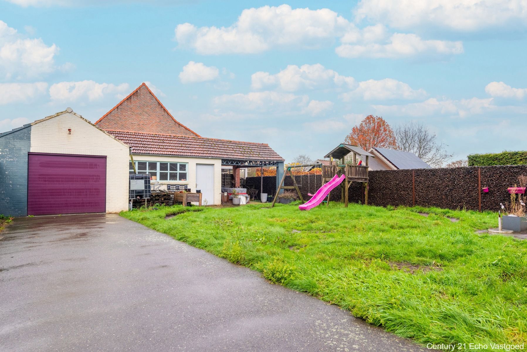 Ruime gezinswoning gelegen op een perceel van 831 m² foto 22