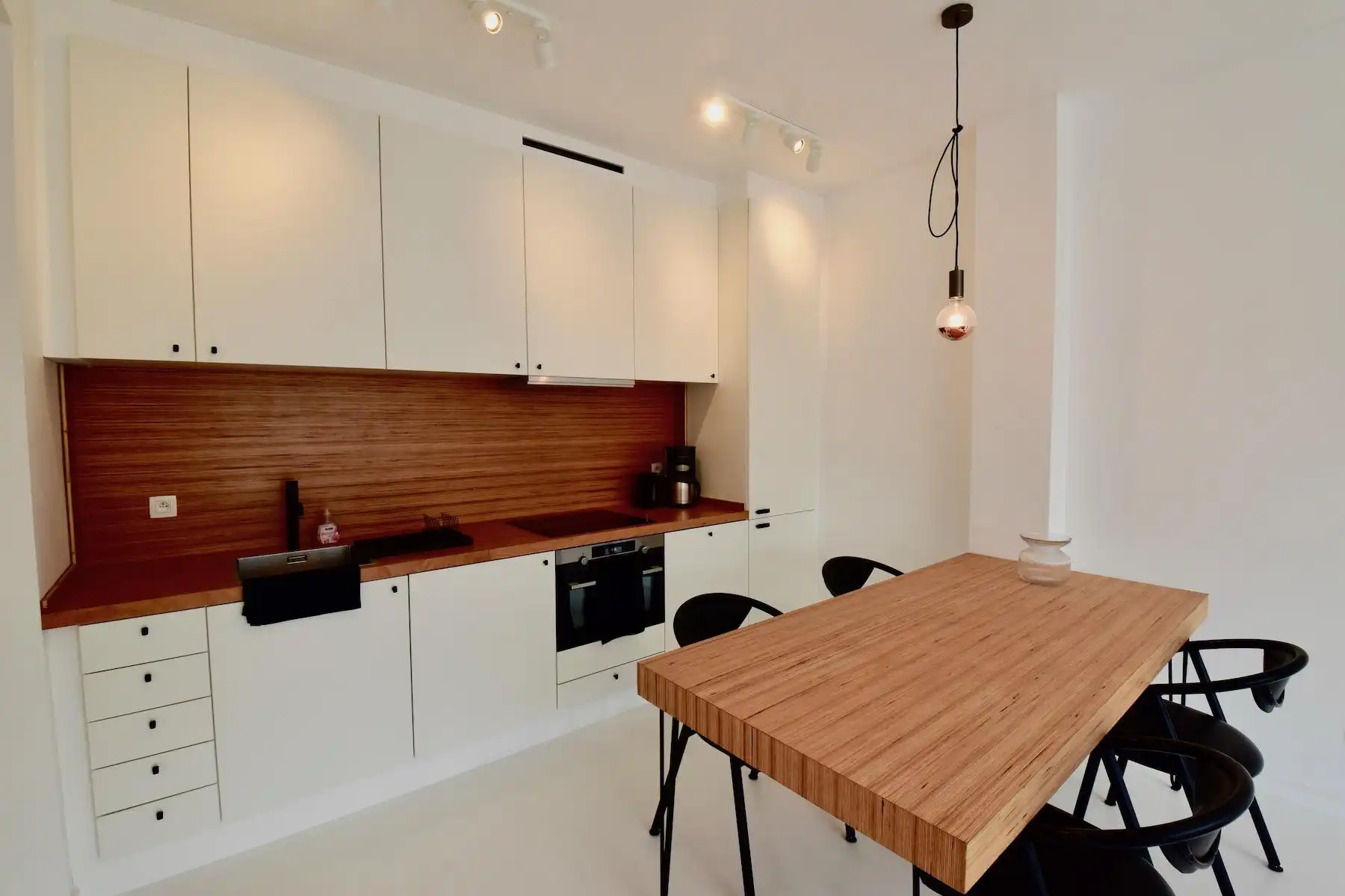 ANTWERPEN - gemeubeld twee-slaapkamer appartement  foto 4