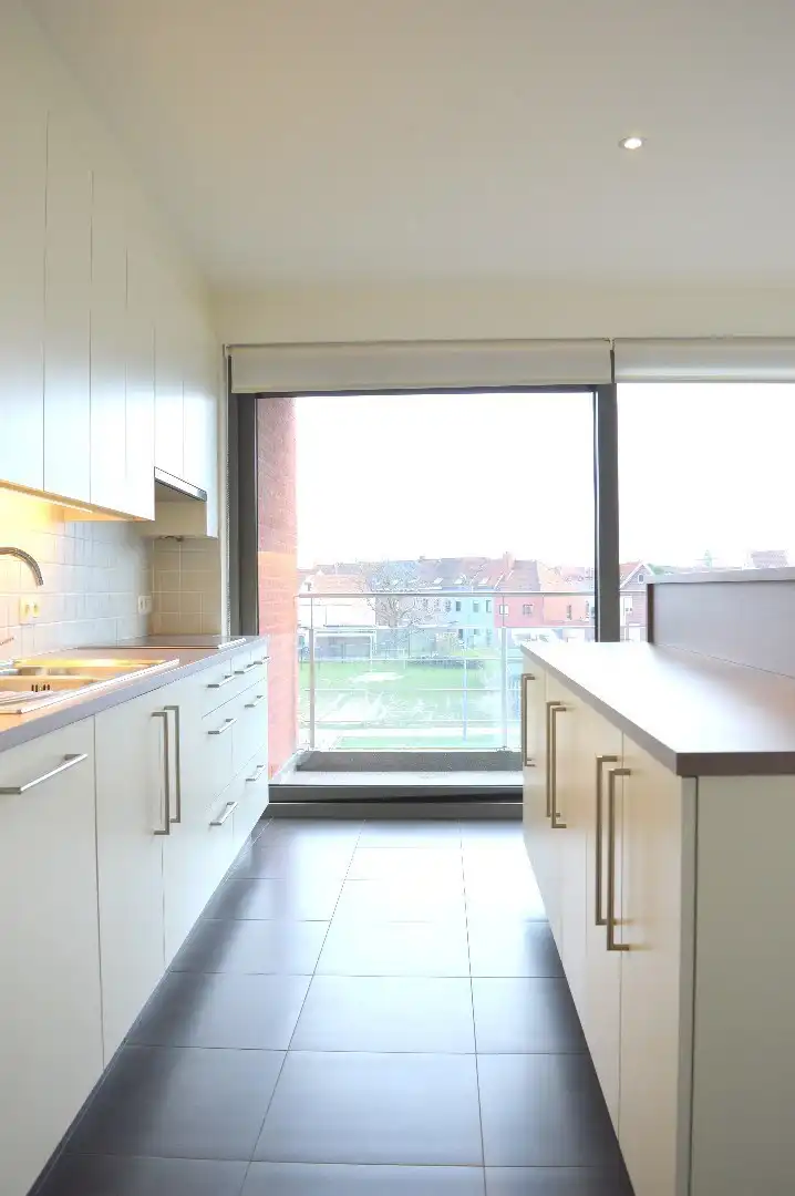 Ruim instapklaar appartement met 3 slaapkamers en autostaanplaats te koop nabij centrum Harelbeke foto 6