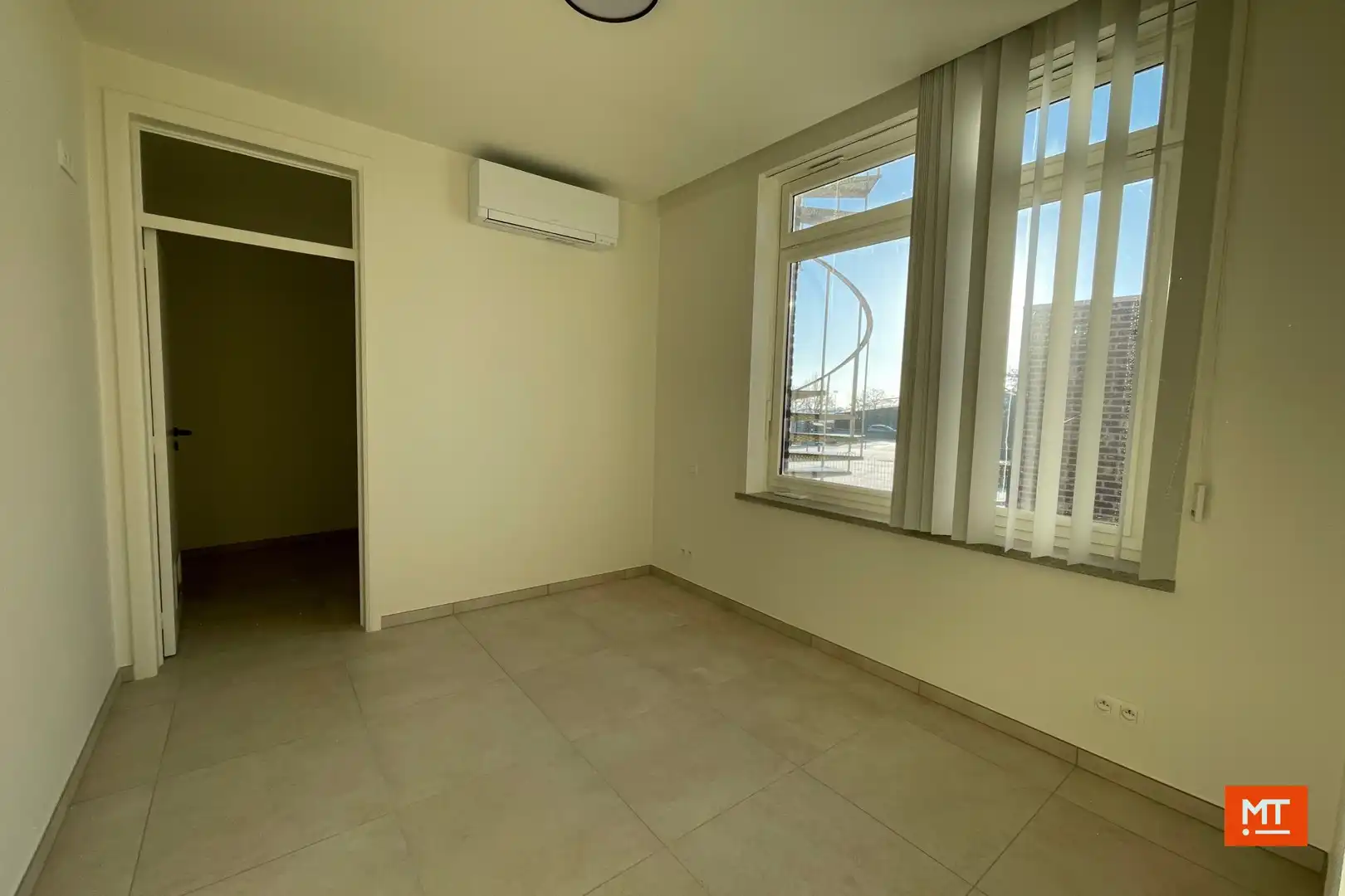 Gelijkvloers appartement met 2 slaapkamers en garage foto 6