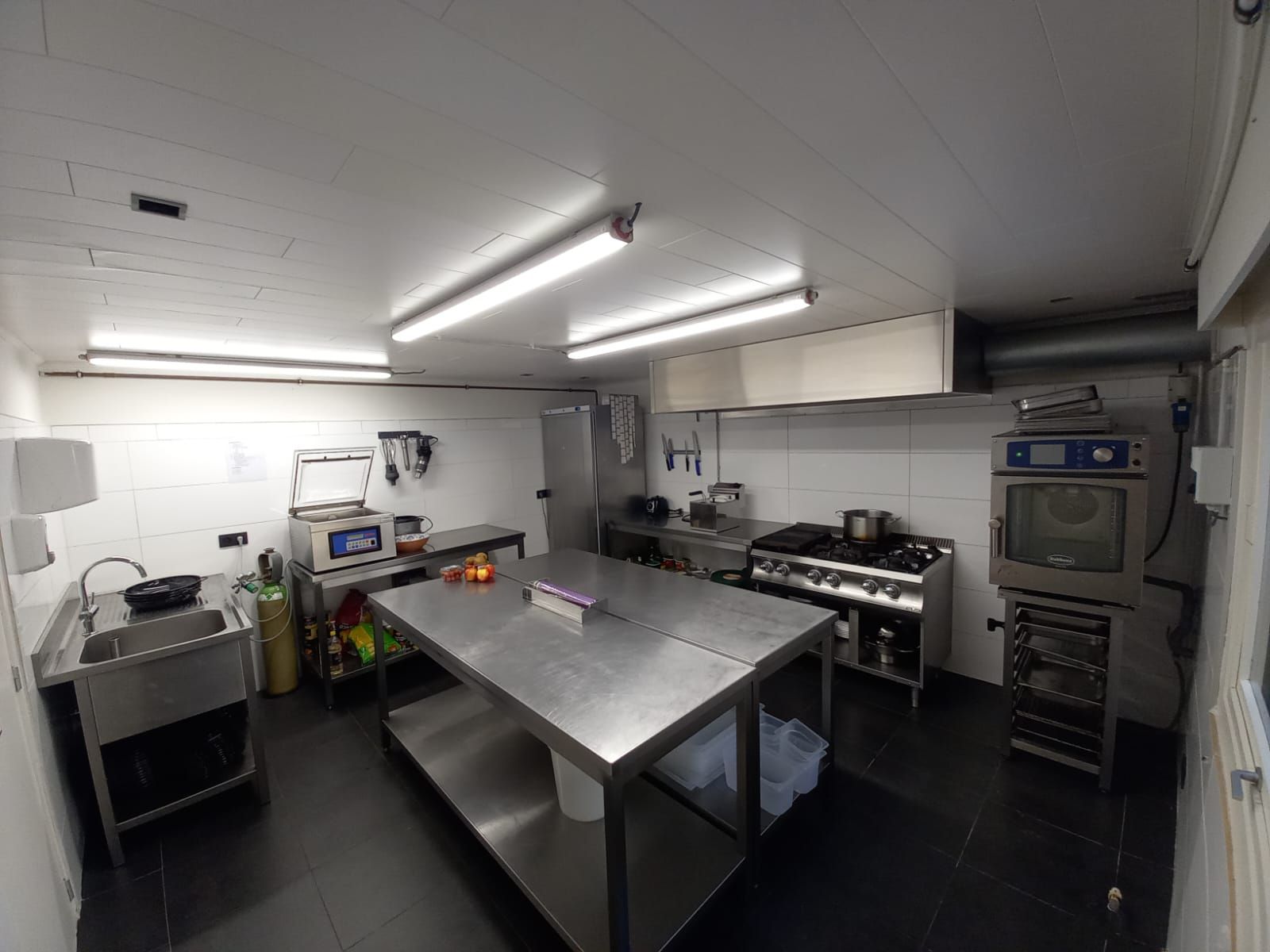 Handelspand met woonst op topligging foto 4