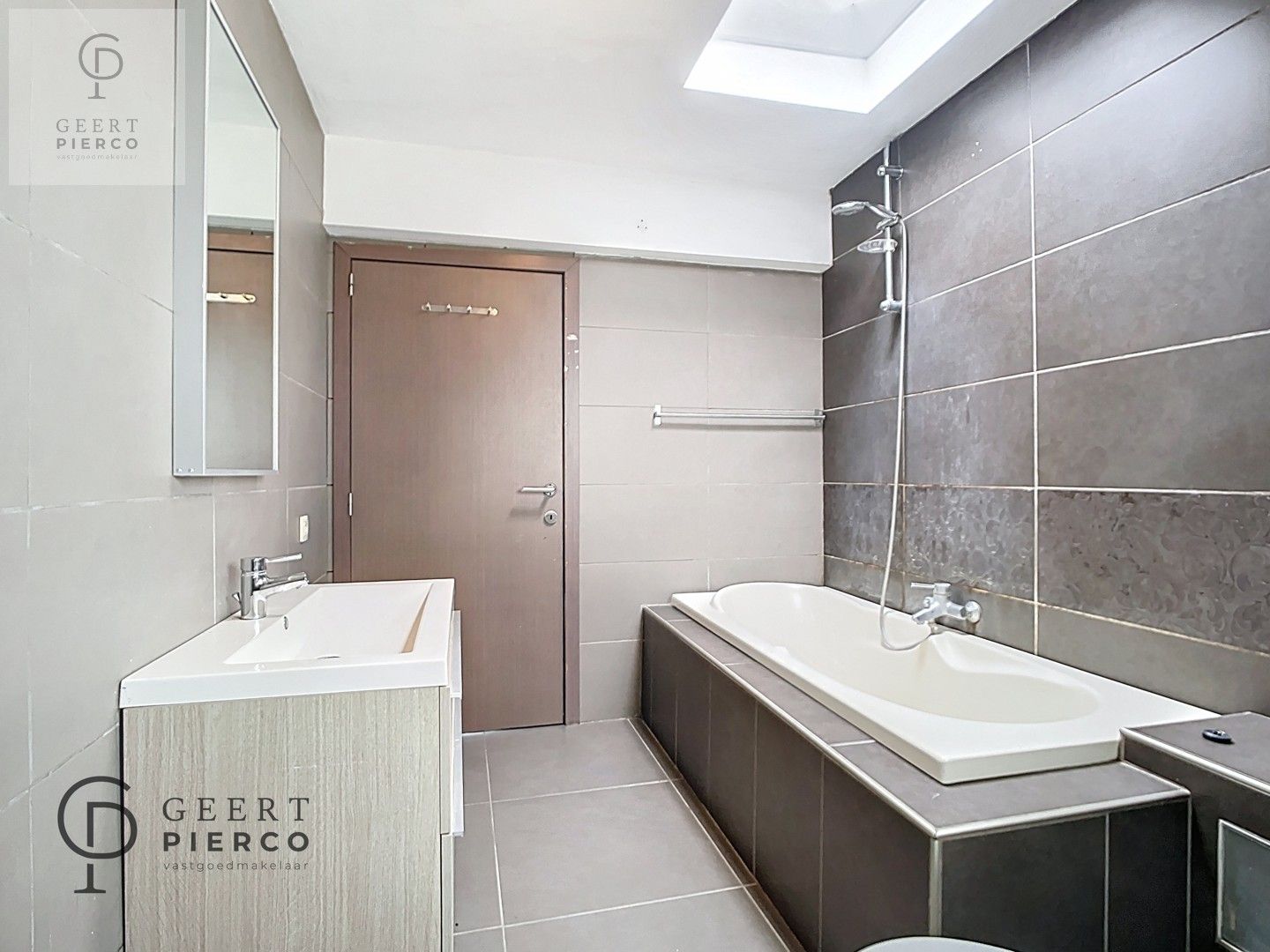 Handelszaak met woonst foto 23