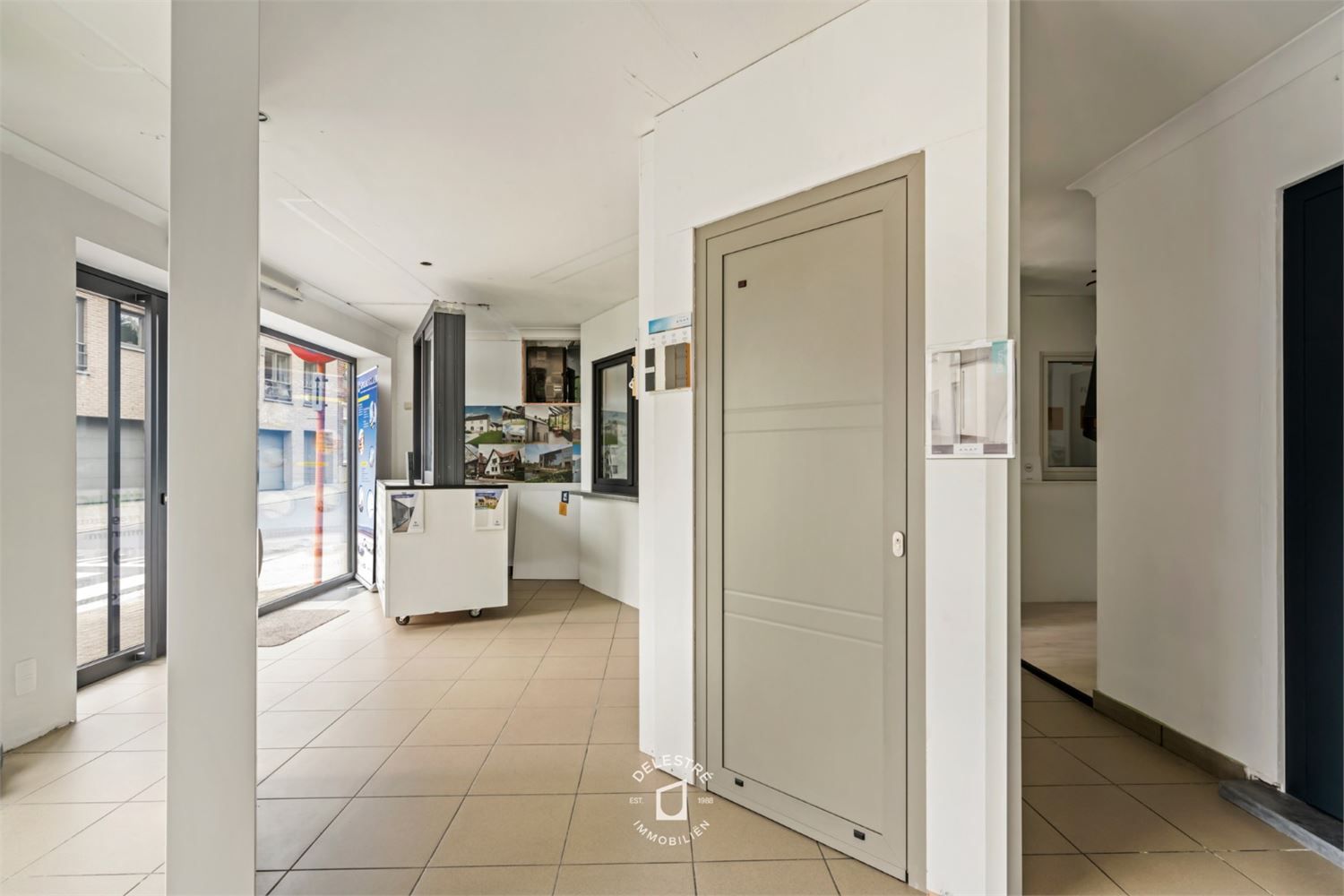 COMMERCIËEL GELIJKVLOERS OP TOPLOCATIE IN HET HART VAN MOORSEL foto 10