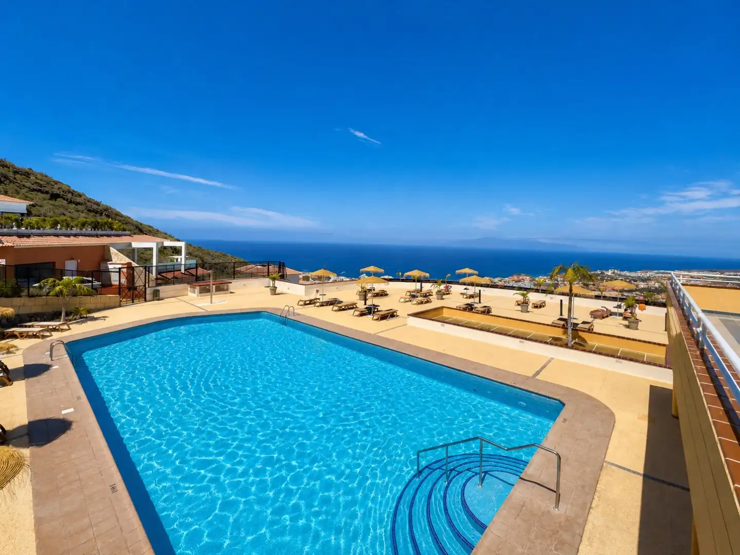 Appartement met panoramisch uitzicht op zee te Costa Adeje foto 24
