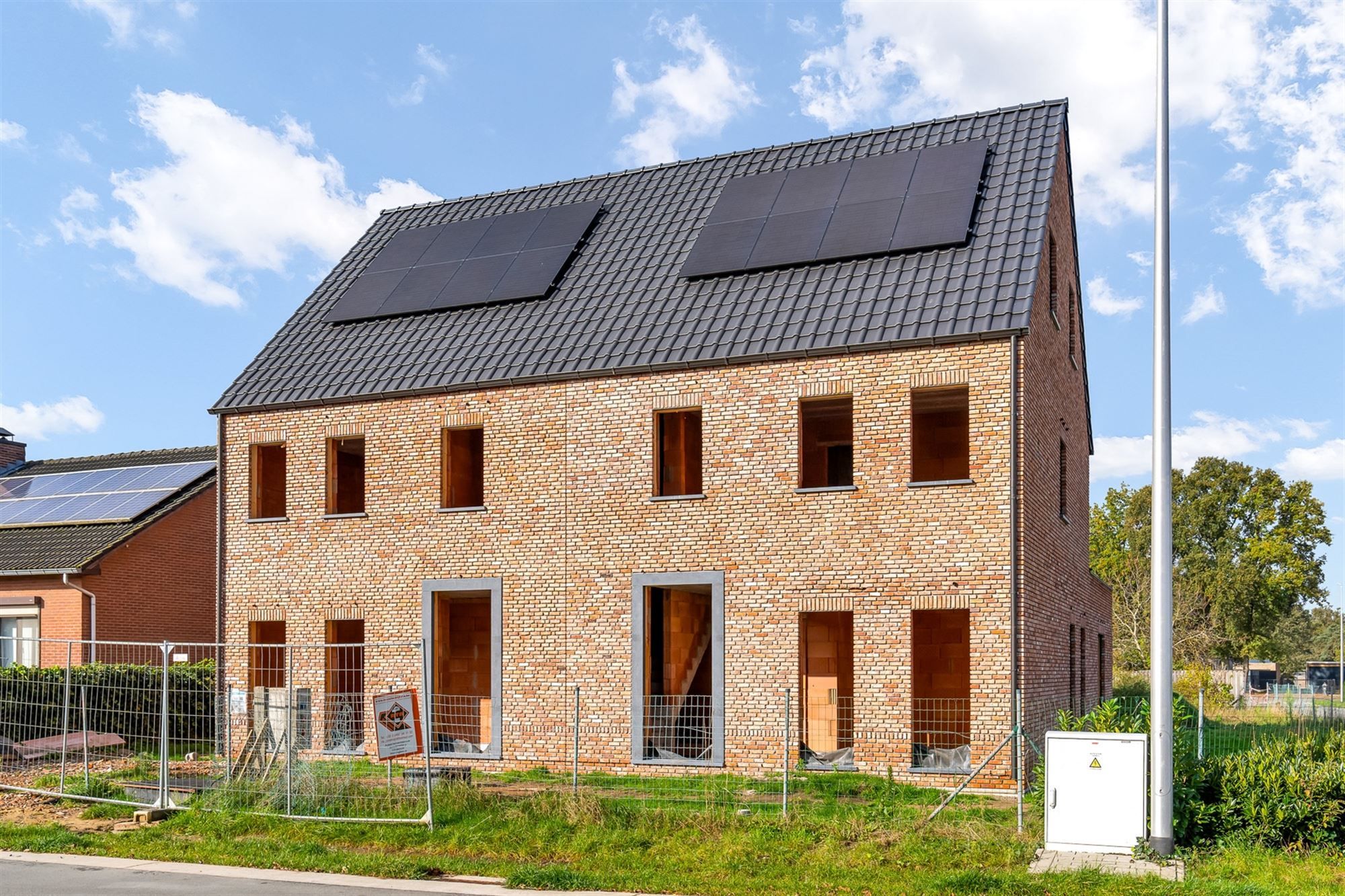 NIEUWBOUWWONING MET 4 SLAAPKAMERS OP RUSTIG DOCH CENTRAAL GELEGEN PERCEEL VAN 5 ARE foto 2