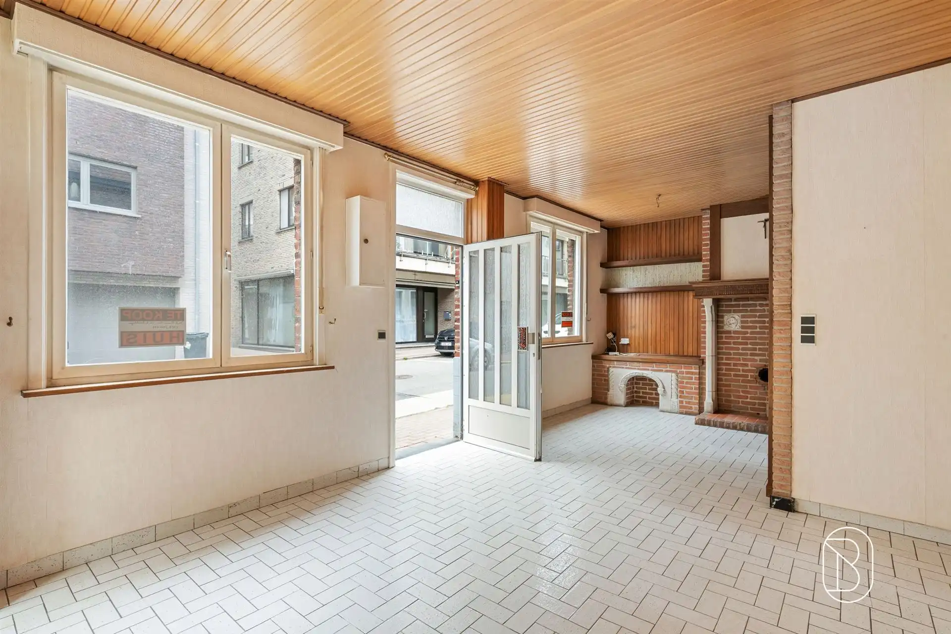 Goedgelegen degelijke woning met extra bouwgrond foto 6