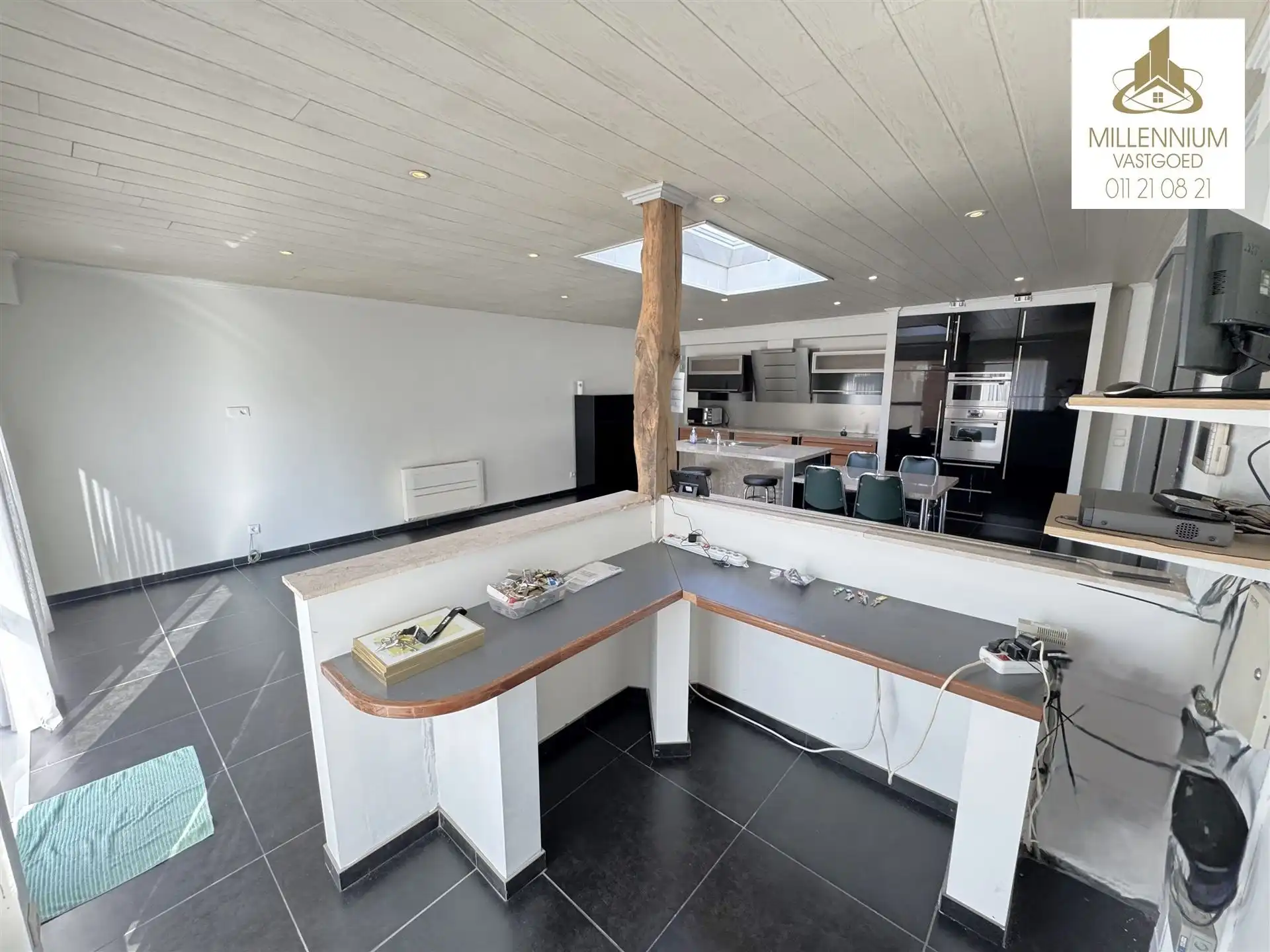 Ruime 4-Slaapkamerwoning en 2 Badkamers in Diepenbeek foto 3