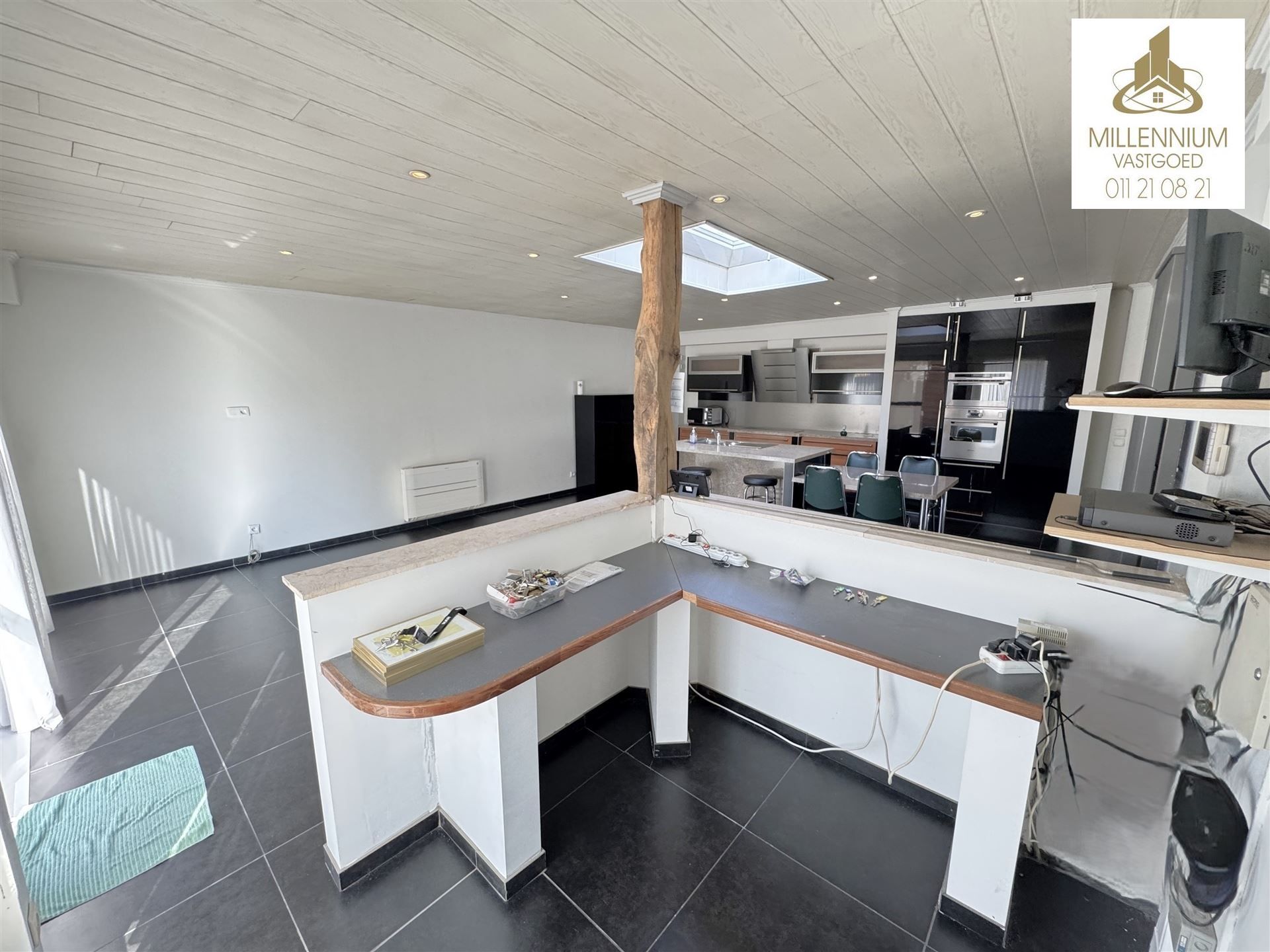 Ruime 4-Slaapkamerwoning en 2 Badkamers in Diepenbeek foto 3