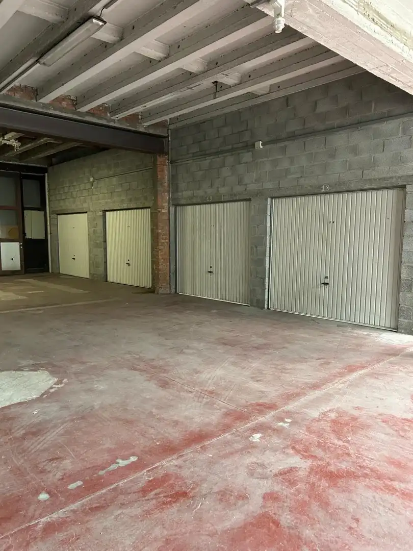 Garagebox gelijkvloers op wandelafstand van het centrum foto 7