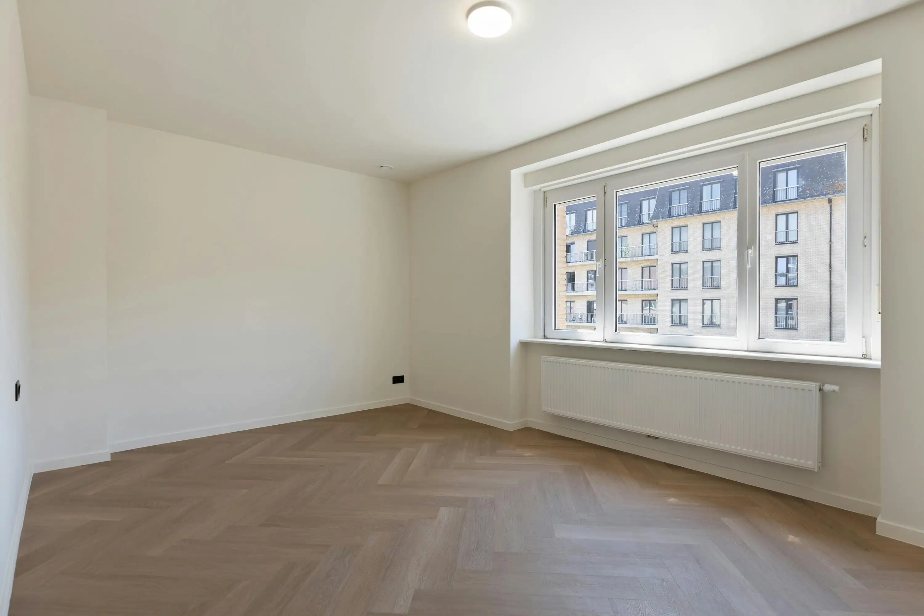 Gerenoveerde gezinswoning met vijf slaapkamers te Merelbeke foto 8