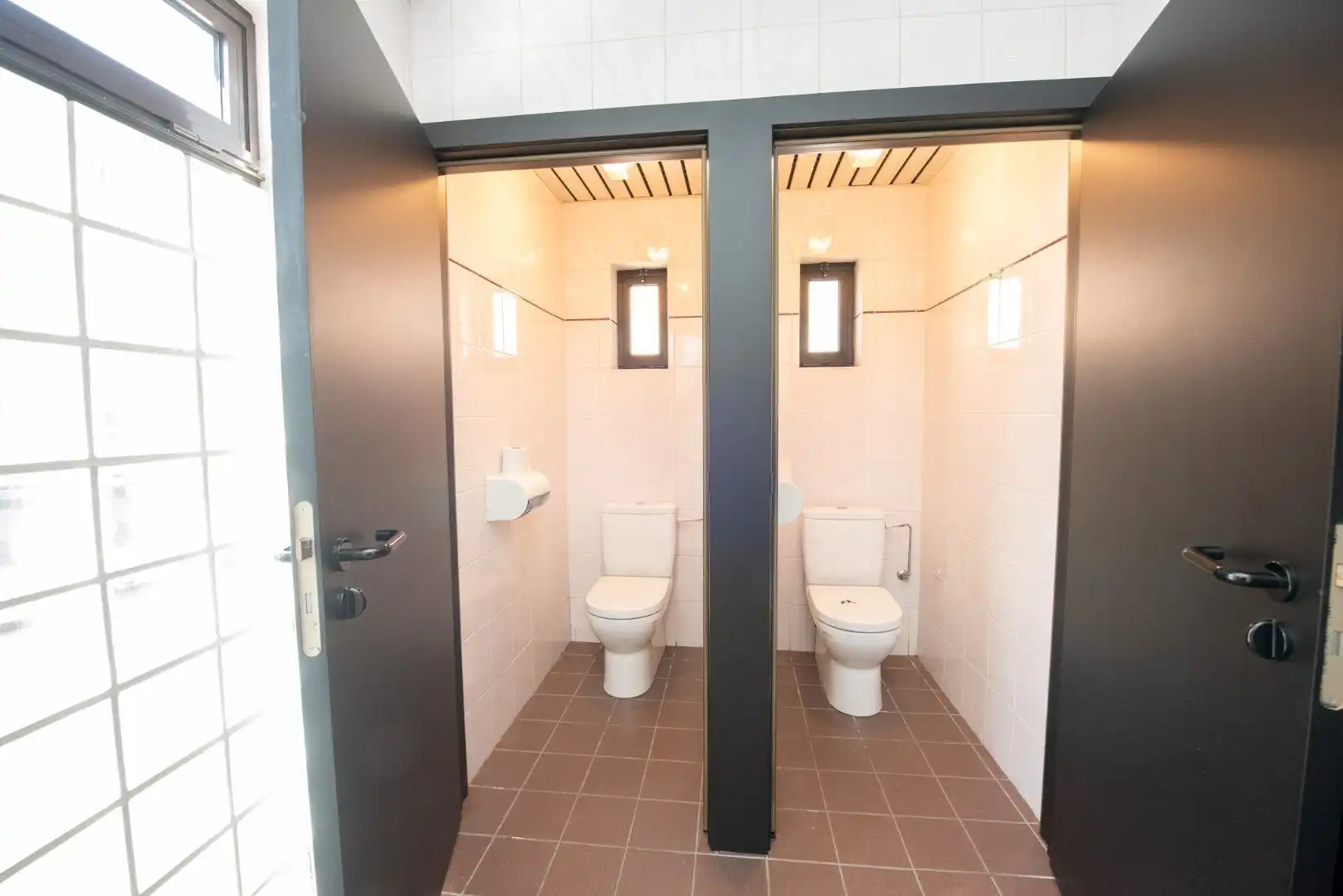 Ruime winkelruimte te huur in het centrum van Nazareth, ideaal voor diverse doeleinden! foto 10