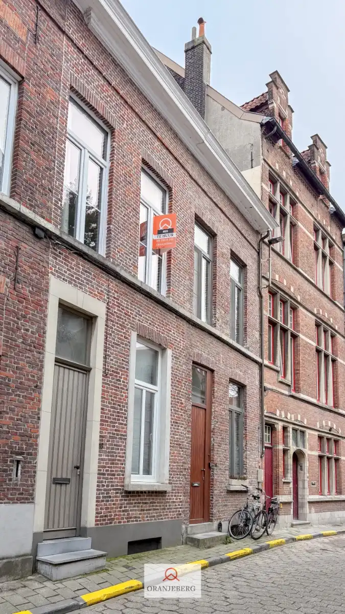 Huis met tuintje vlakbij Coupure foto 47