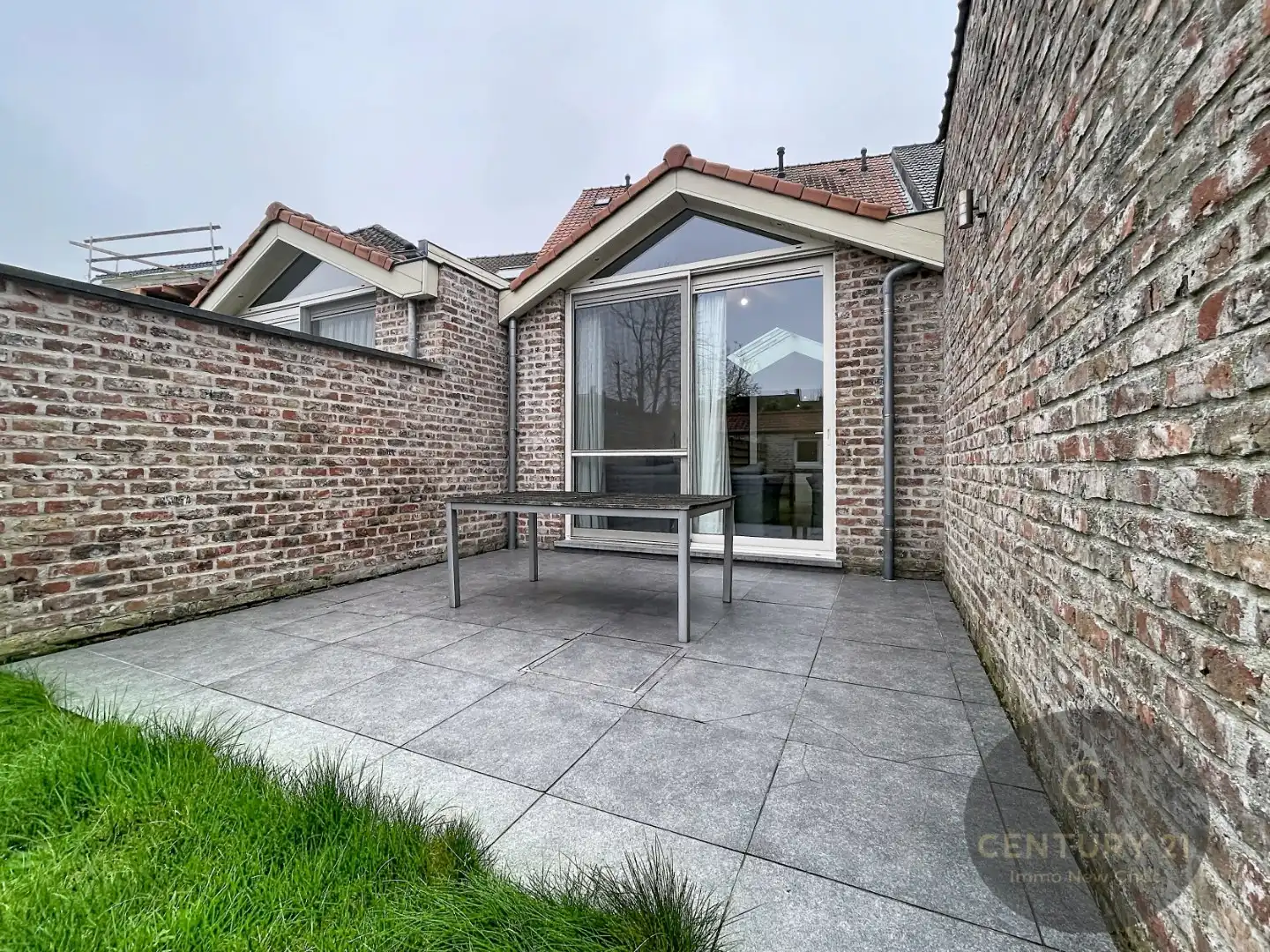 Prachtige rijwoning gelegen in Dudzele dorp. foto 7