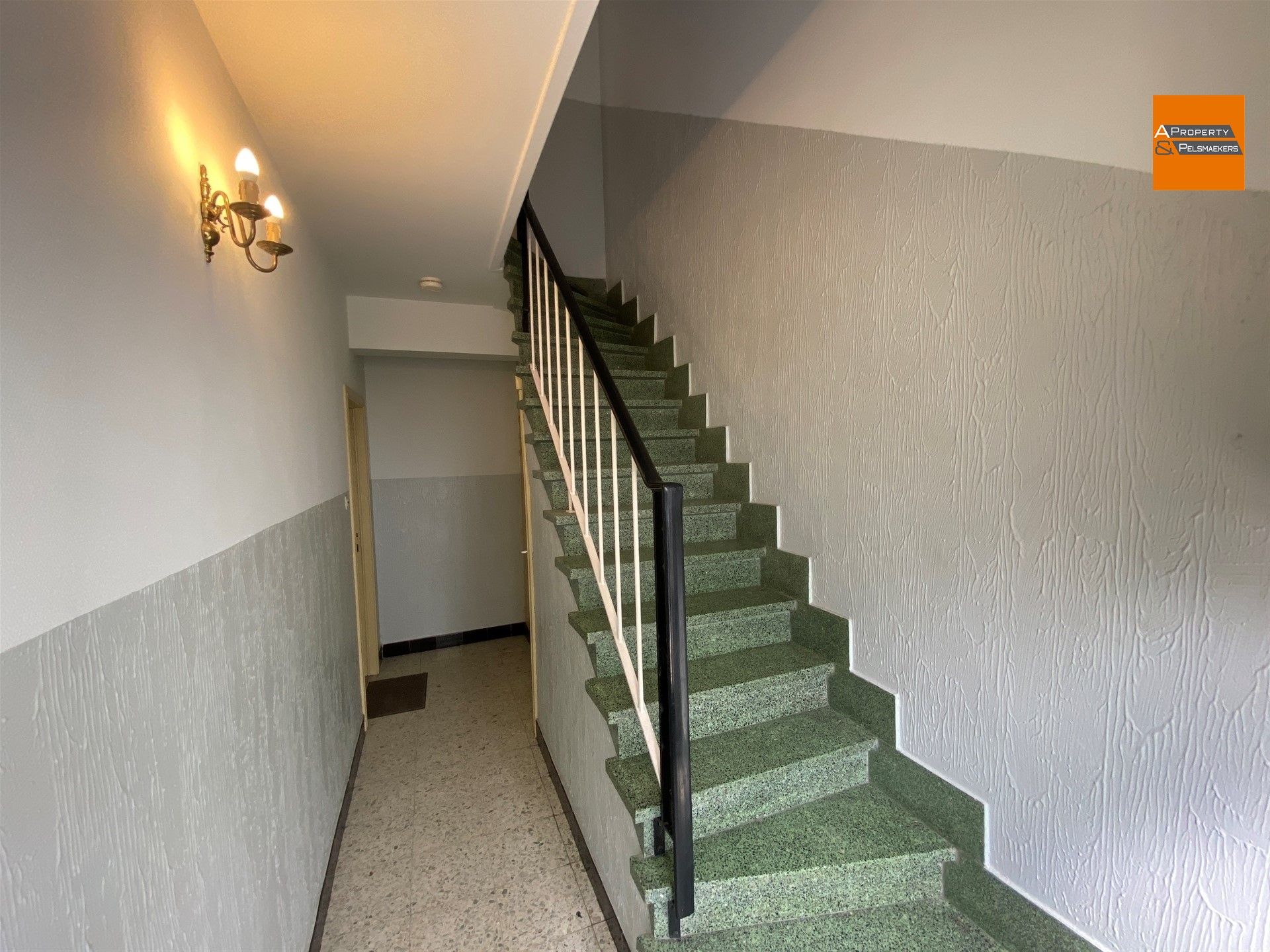 Aangenaam en gezellig appartement met 2 slaapkamers nabij het centrum van Tienen.  foto 4