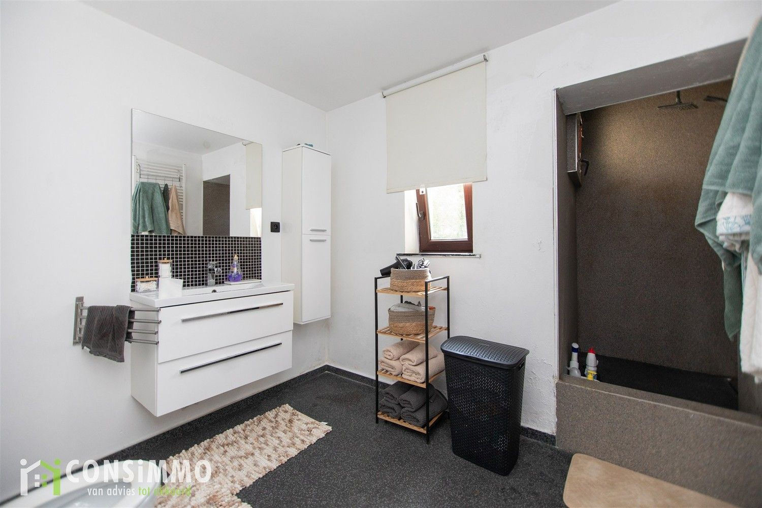Vrijstaande, gerenoveerde woning op ruim perceel in het groene Genk-Sledderlo foto 19
