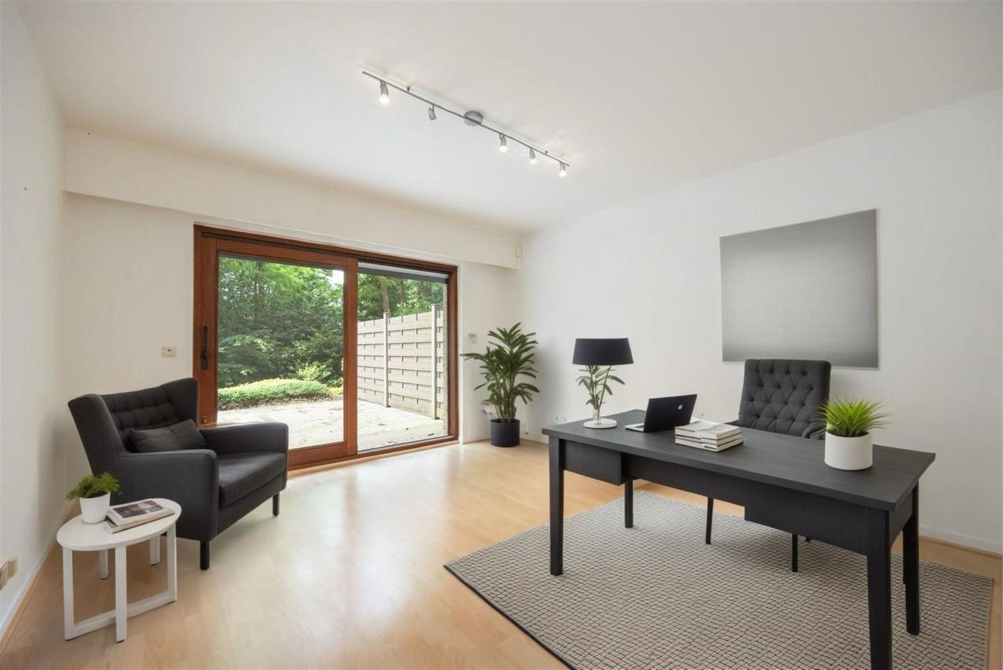 Instapklaar kantoor in het centrum van Schoten foto 2