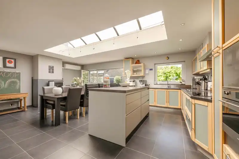 🏡 Charmante gezinswoning met zonnige tuin en polyvalent bijgebouw in Sint-Eloois-Vijve 🌿 foto 9