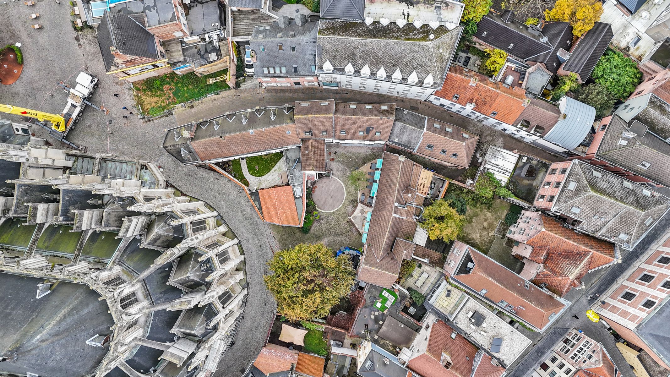Uniek handelspand met terras in hartje Mechelen foto 29