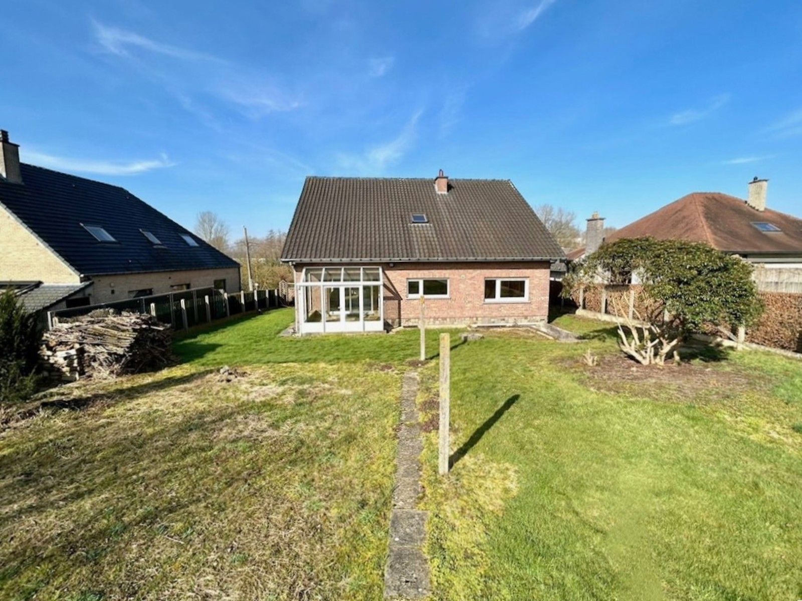 Karaktervolle villa met garage en tuin op 15a60ca foto 26
