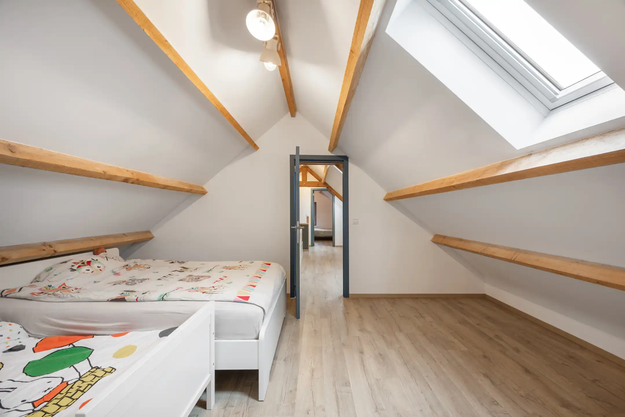 Langgevelhoeve met bijgebouw op rustige landelijke locatie foto 13