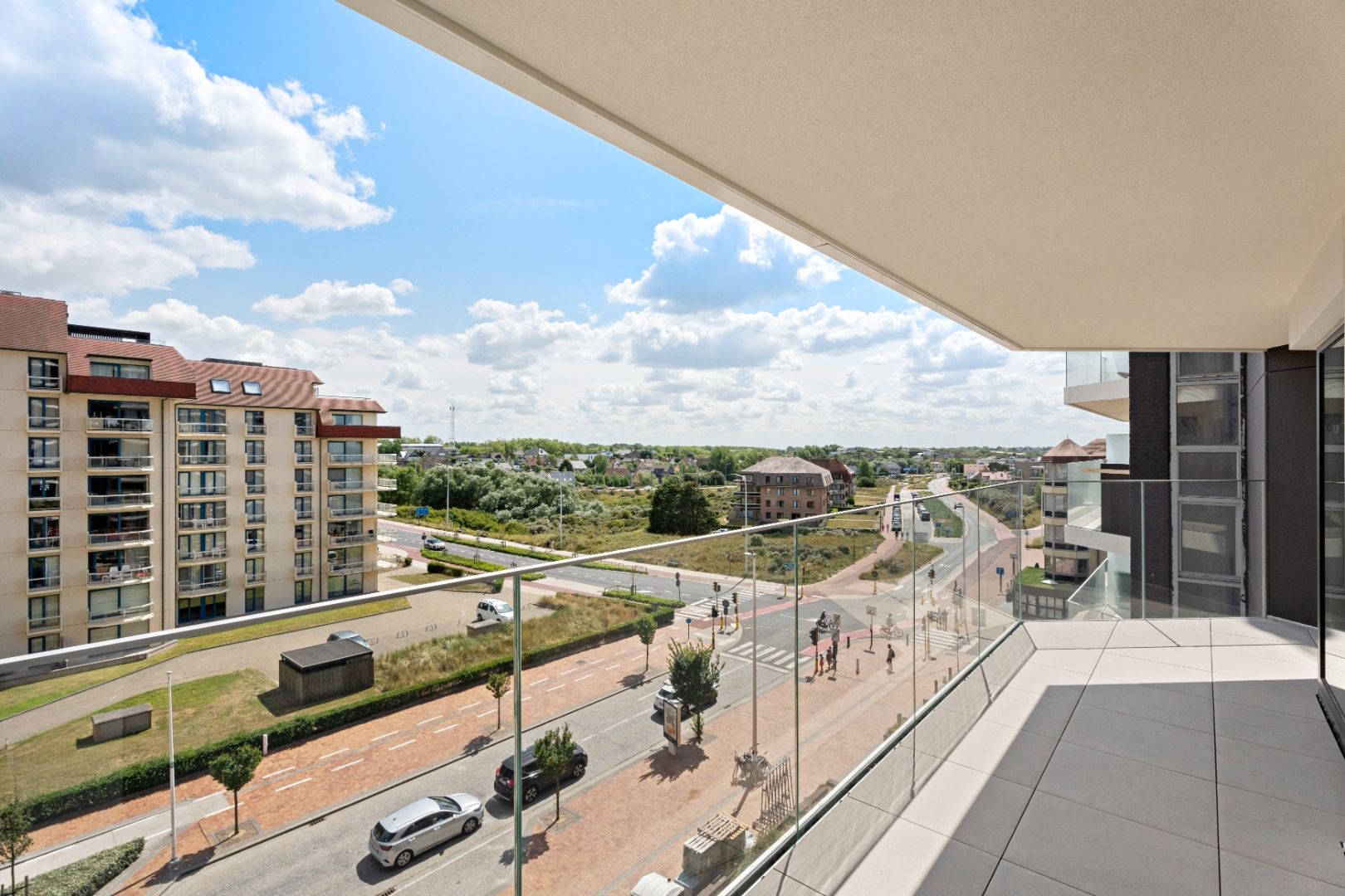 Exclusief gerenoveerd appartement met twee terrassen en zeezicht te Nieuwpoort foto 14