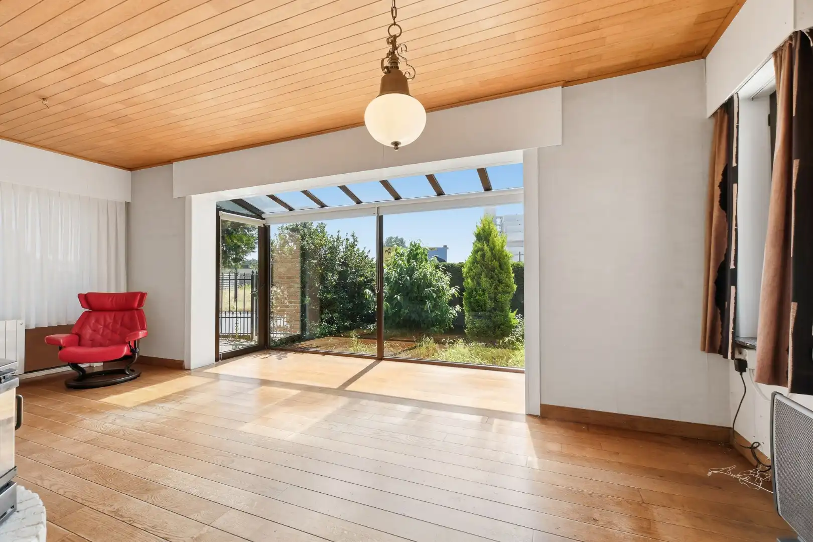 Authentieke en karaktervolle bungalow met veel mogelijkheden in Vosseslag, De Haan foto 4