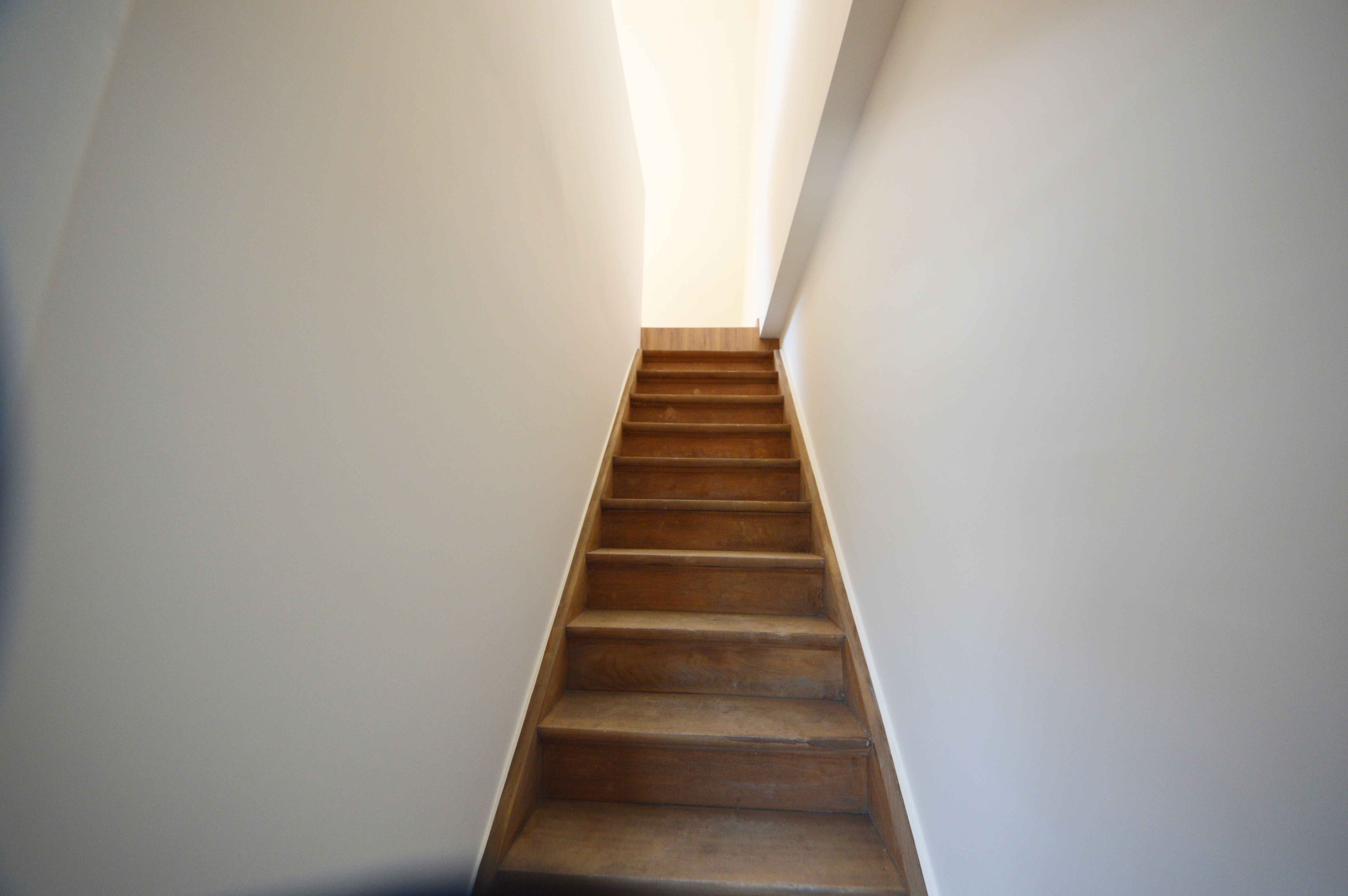 COMPLEET GERENOVEERDE WONING MET GROTE TUIN foto 18