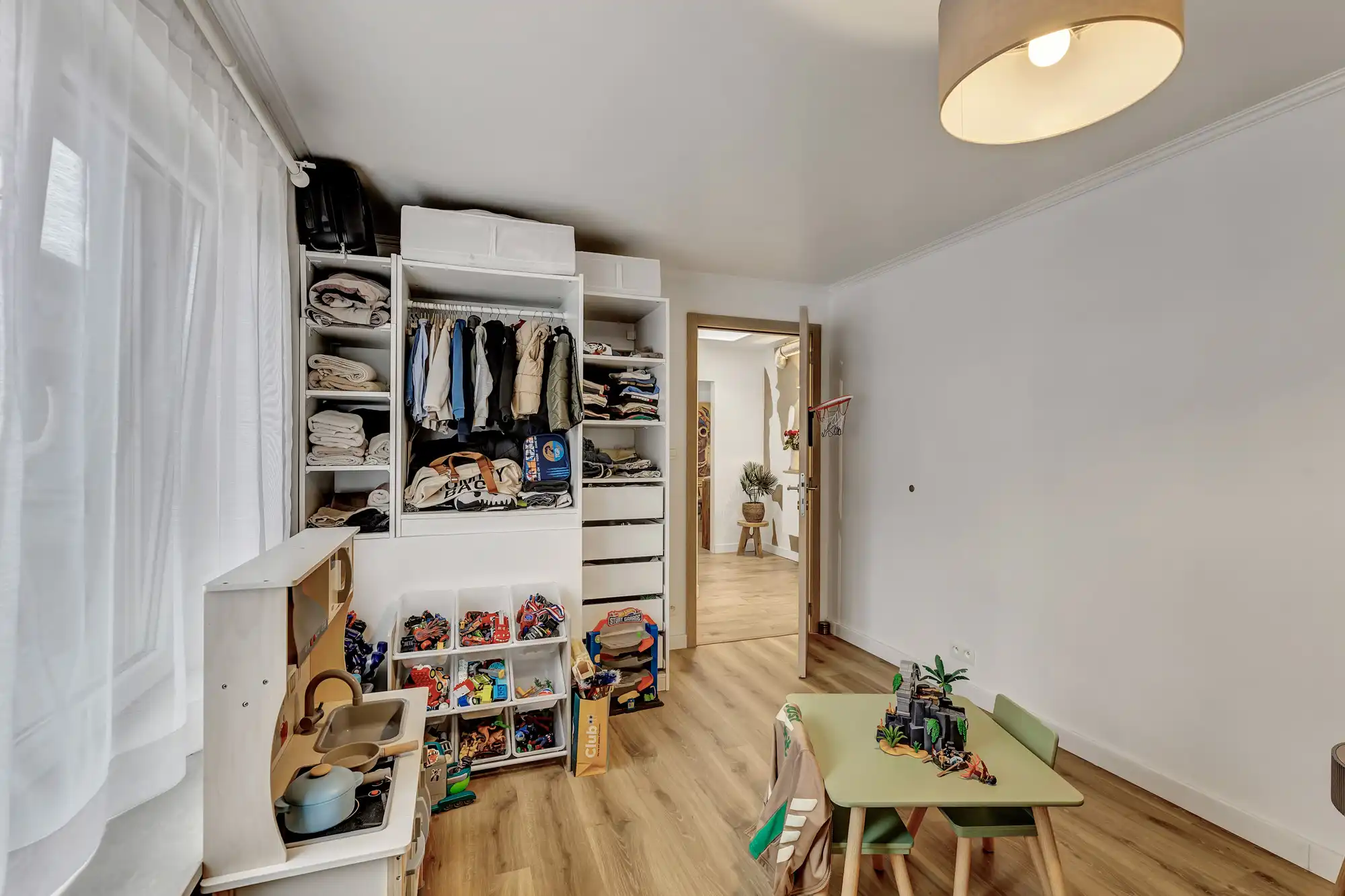 Instapklaar appartement met twee slaapkamers en garage foto 19