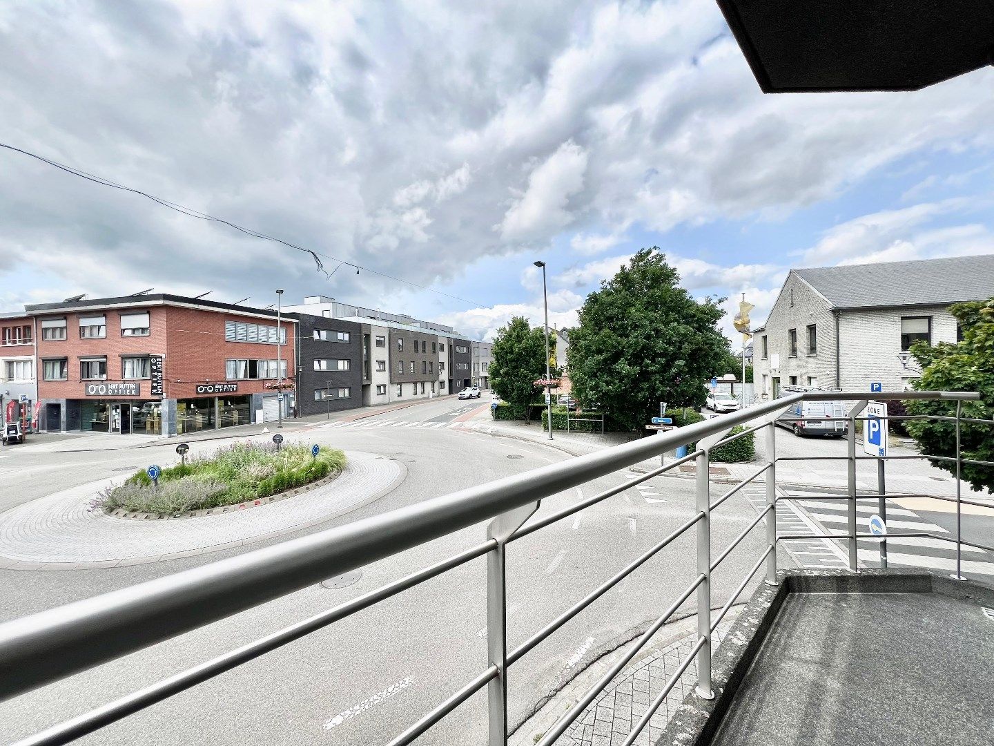 Ruim 1 slpk app met 2 terassen in het centrum van Wommelgem foto 10