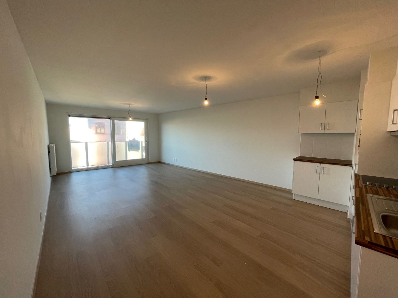 Ruim appartement met drie slaapkamers en twee badkamers( één met douche en één met bad). foto 5