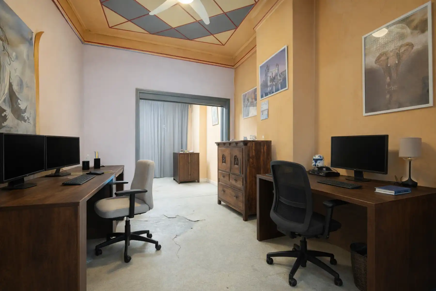 Woning met 4 slaapkamers, tuin en grote garage/magazijn  foto 3