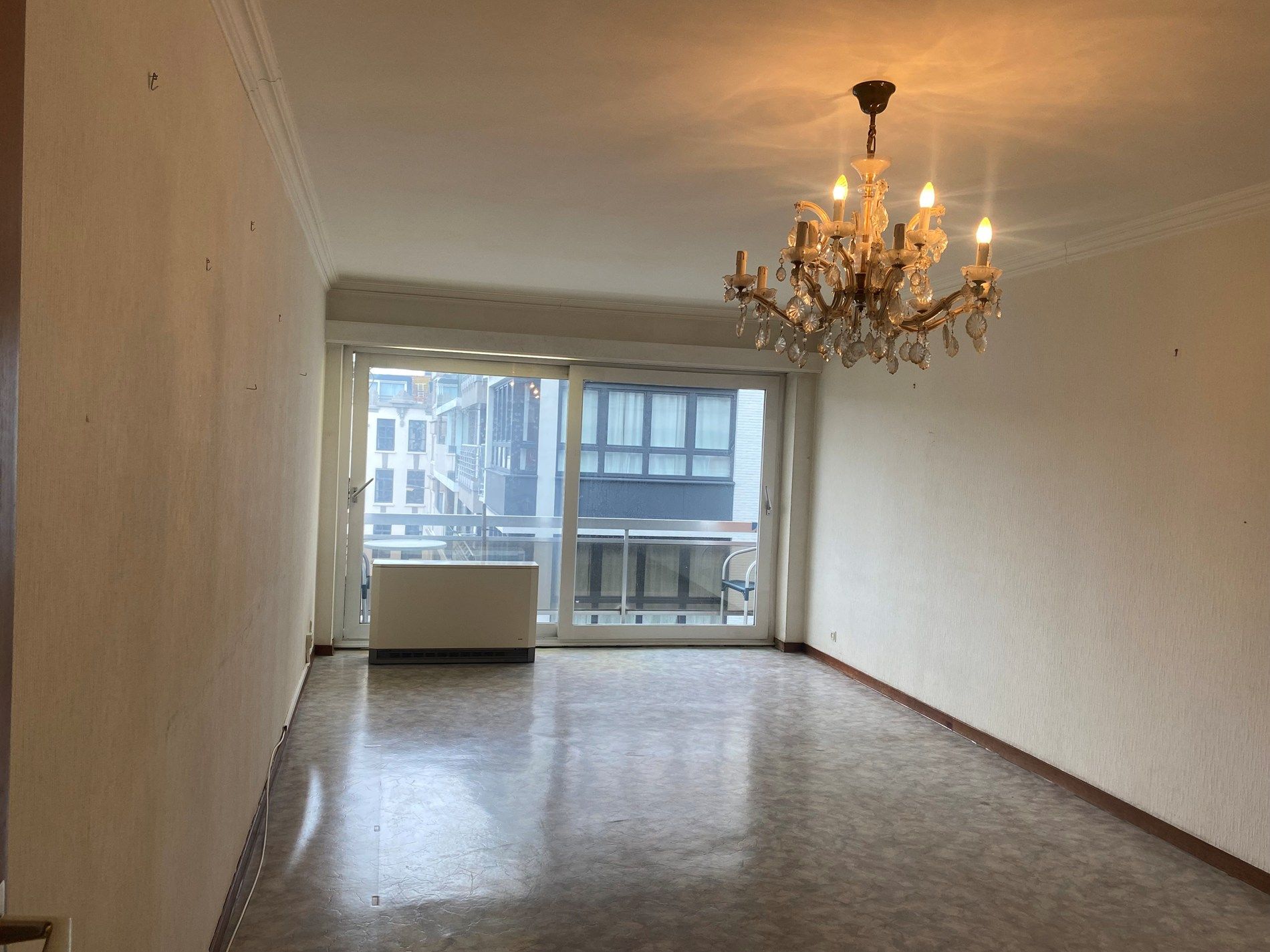 Centraal gelegen studio met terras en open zicht op het Mijnplein in Oostende foto 7