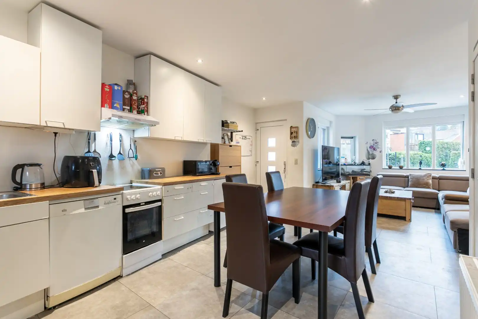 Instapklare woning met 3 slaapkamers en tuin te Dworp foto 5