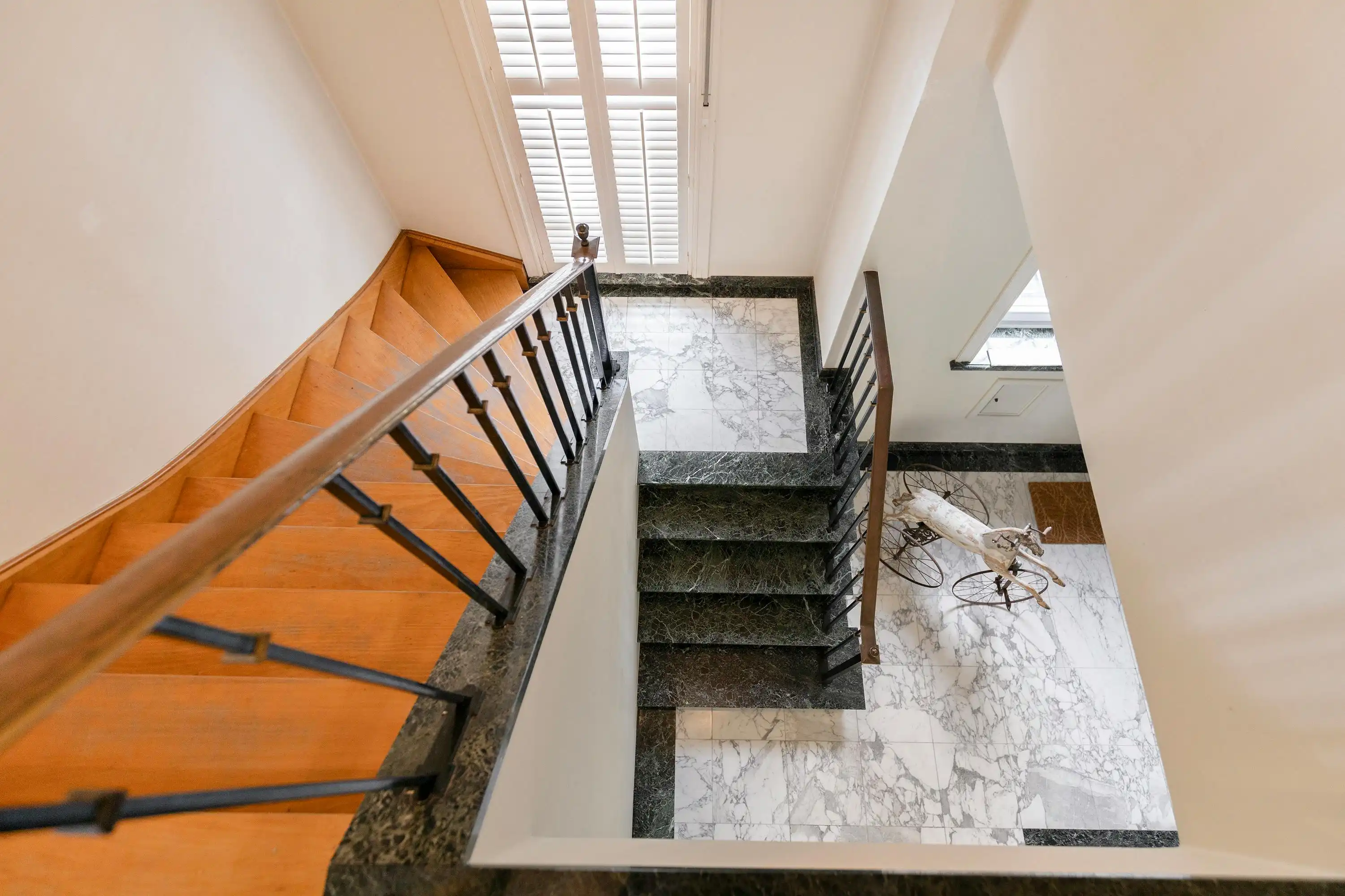 Villa te koop in Roeselare met ruim bijgebouw op 832 m² foto 15
