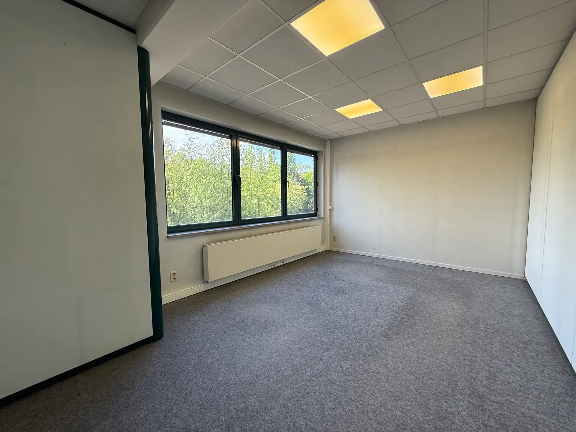 AALST - Moduleerbaar handelspand/kantoorruimte op toplocatie. foto 6