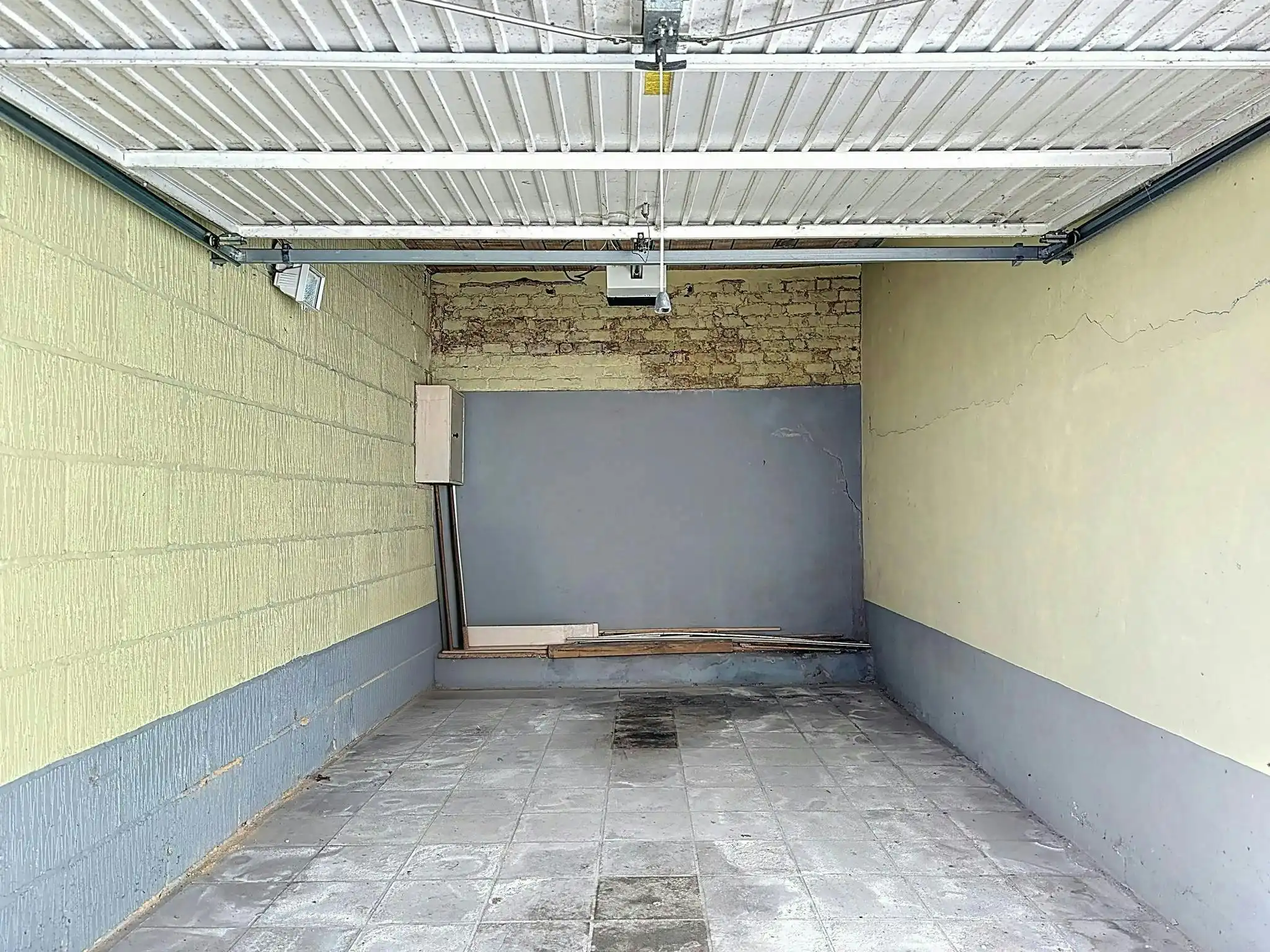 Garage te koop in Kortrijk! foto 2