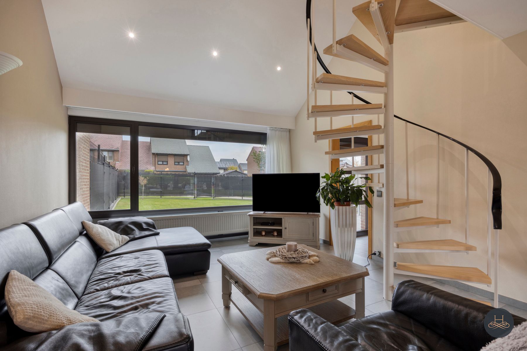 Gezellige woning op toplocatie in een doodlopende straat foto 8