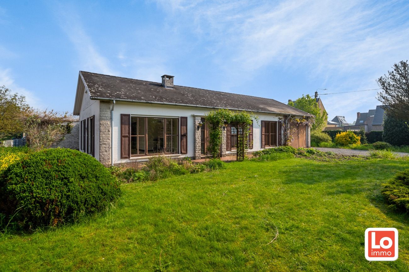 VERKOCHT! Volledig te renoveren gelijkvloerse prefabwoning met inpandige garage op een makkelijk bereikbare locatie tussen Laarne en Lochristi! foto 18