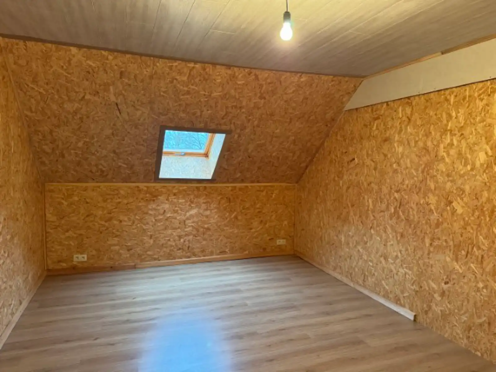 Zeer ruime woning met veelzijdig bijgebouw foto 11