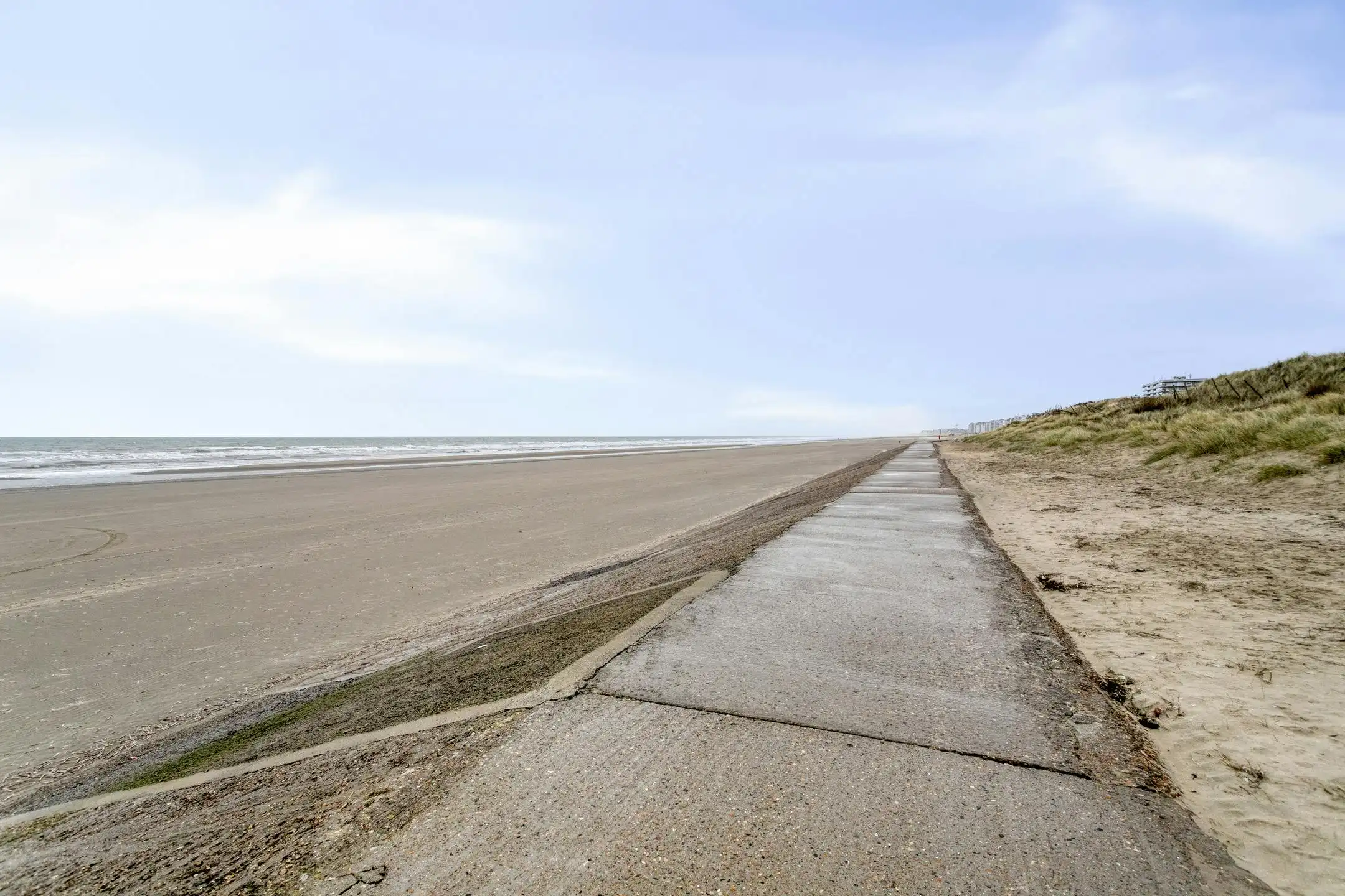 Gerenoveerd appartement met 1 slaapkamer en terras in De Panne foto 12