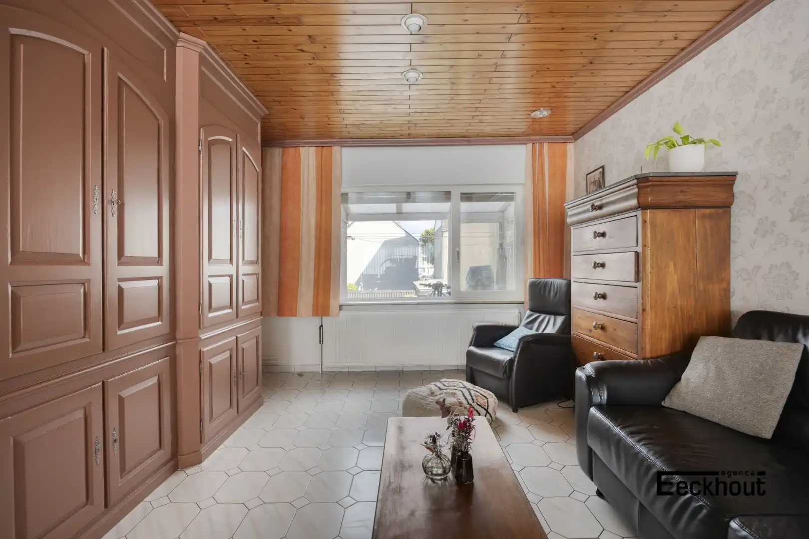 Ruime halfopen woning met tuin en garage aan de Spuikom te Bredene! foto 4