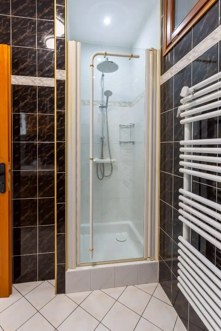 Unieke woning met karakter en een grote garage op uiterst rustige ligging in Mouthiers-sur-Boëme foto 12