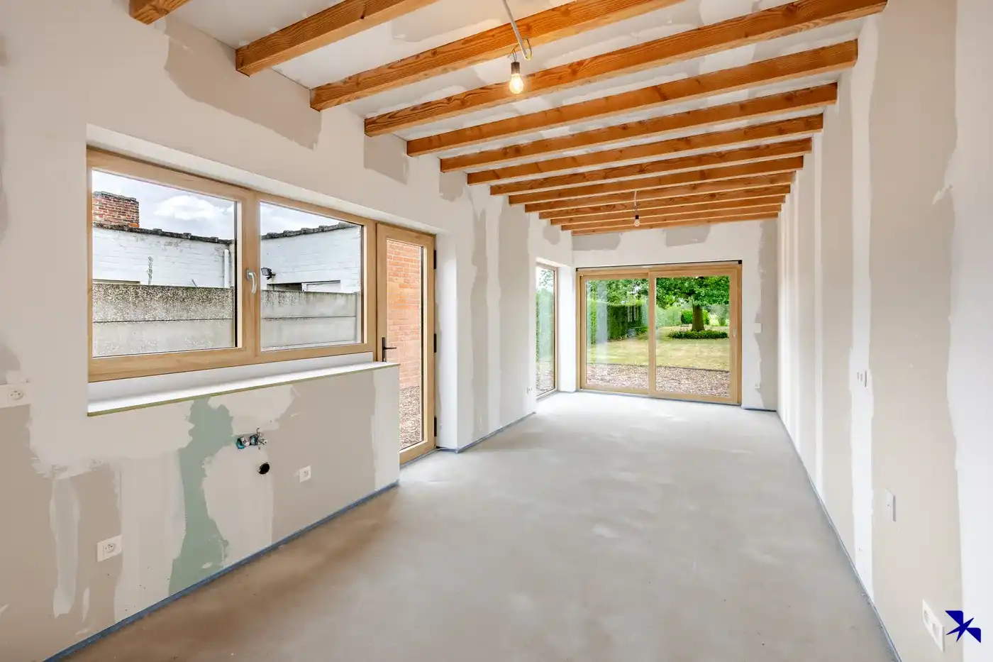 Stijlvol gerenoveerde woning op groenligging foto 13