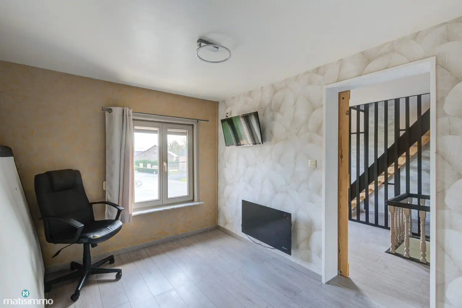 GERENOVEERDE, INSTAPKLARE VRIJSTAANDE WONING MET 3 SLAAPKAMERS IN NEEROETEREN (MAASEIK) foto 17